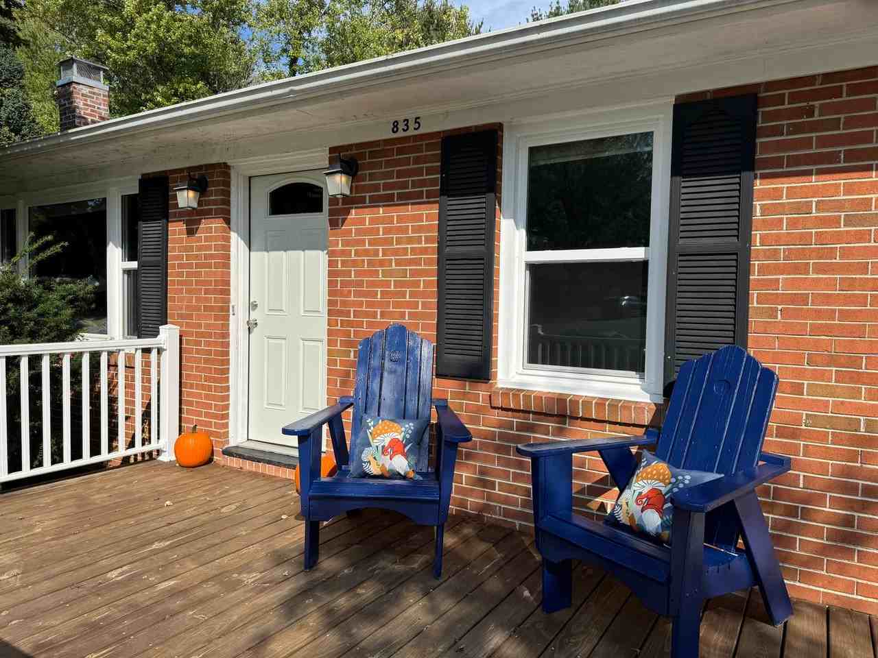835 Mcbryde Dr - Photo 2 of 16