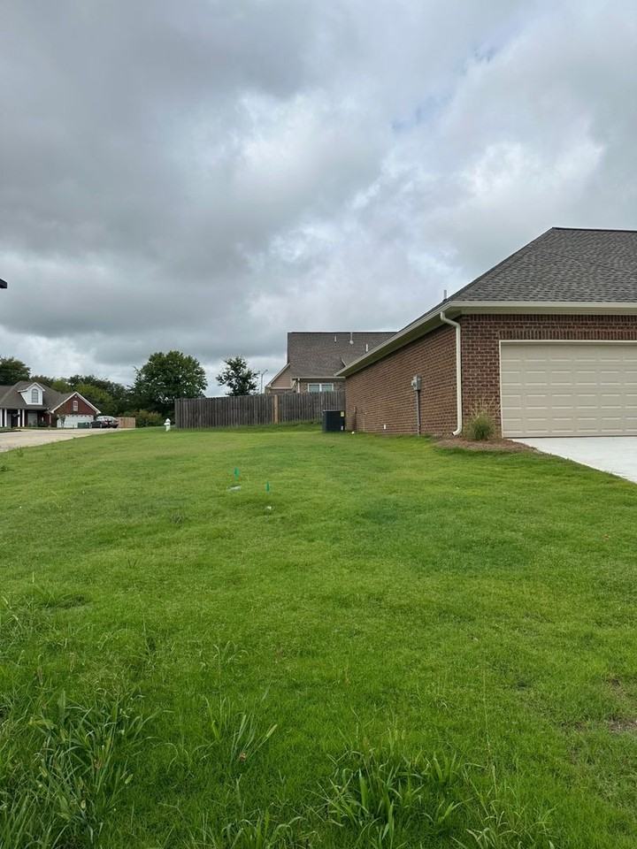 309 Battlefield Dr - Photo 2 of 17