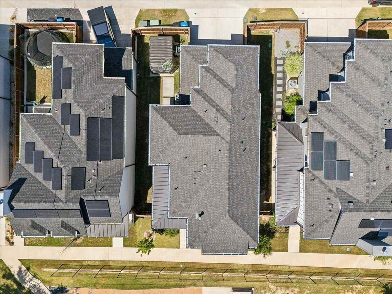 2224 Scenic Bluff Dr - Photo 3 of 30