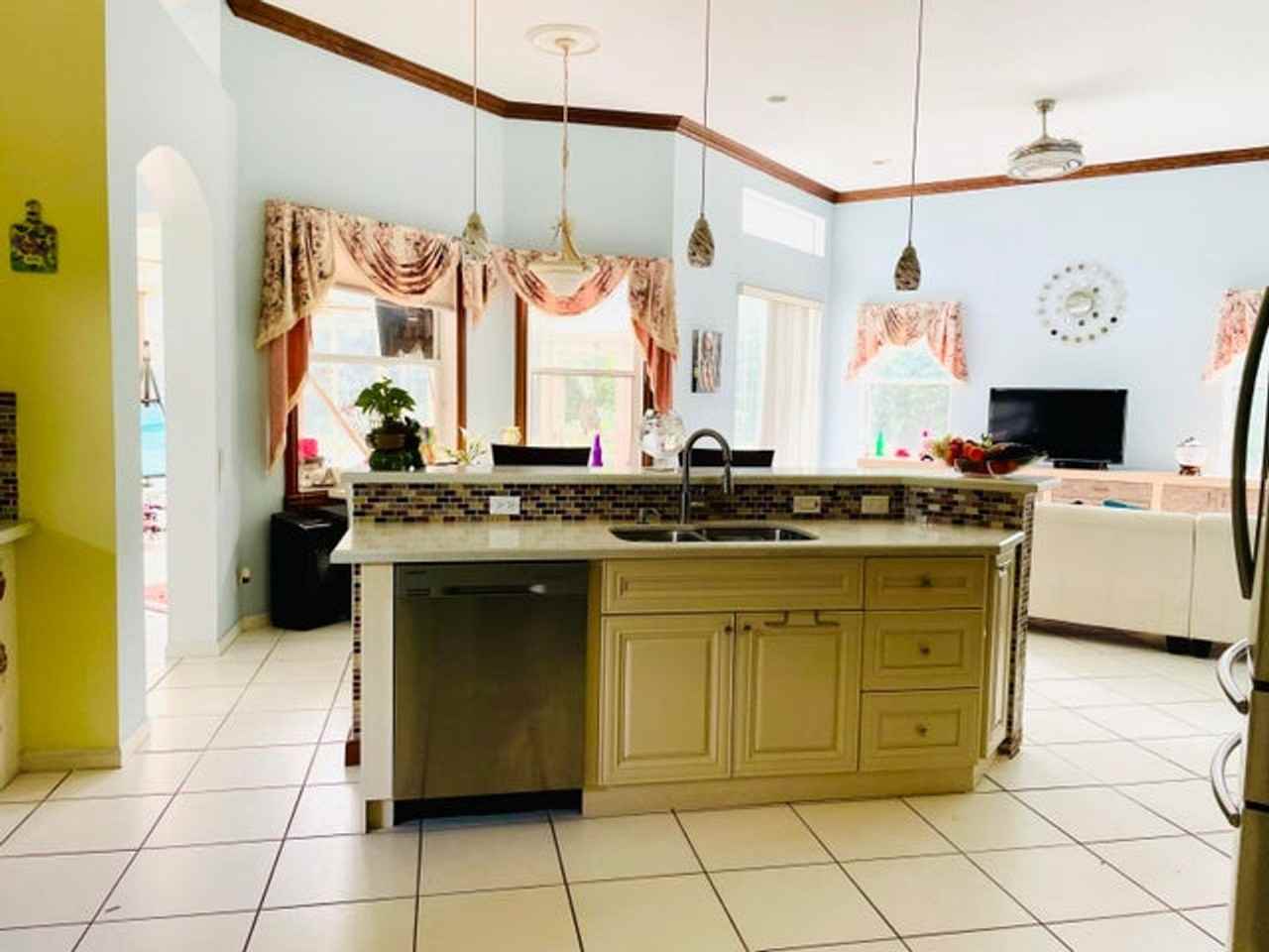 7308 Falls Rd E - Photo 2 of 18