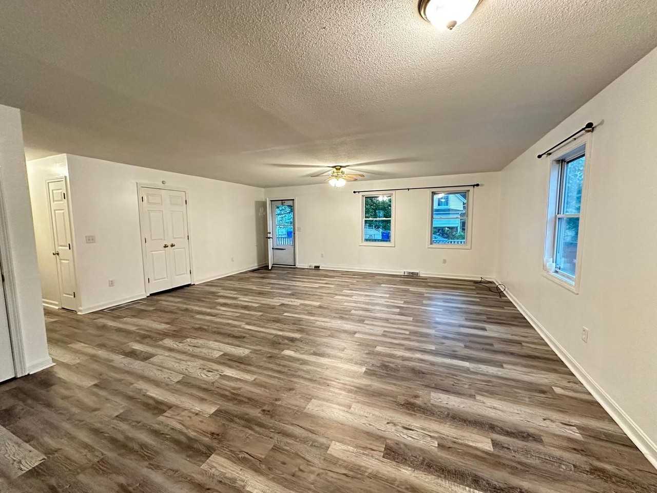 52 Tyler St - Photo 2 of 10