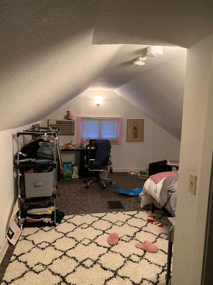 1065 25th Ave Se - Photo 2 of 10