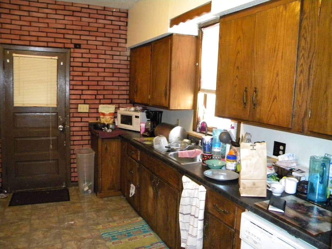 1100 25th Ave Se - Photo 4 of 5