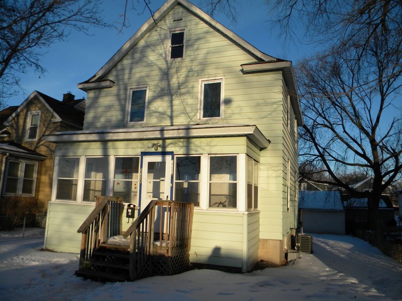 1100 25th Ave Se - Photo 5 of 5