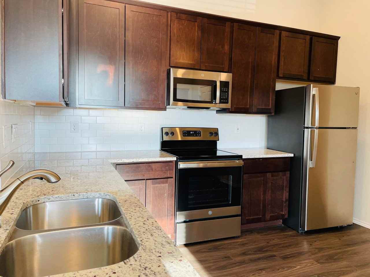 9229 Groff Lndg - Photo 6 of 43