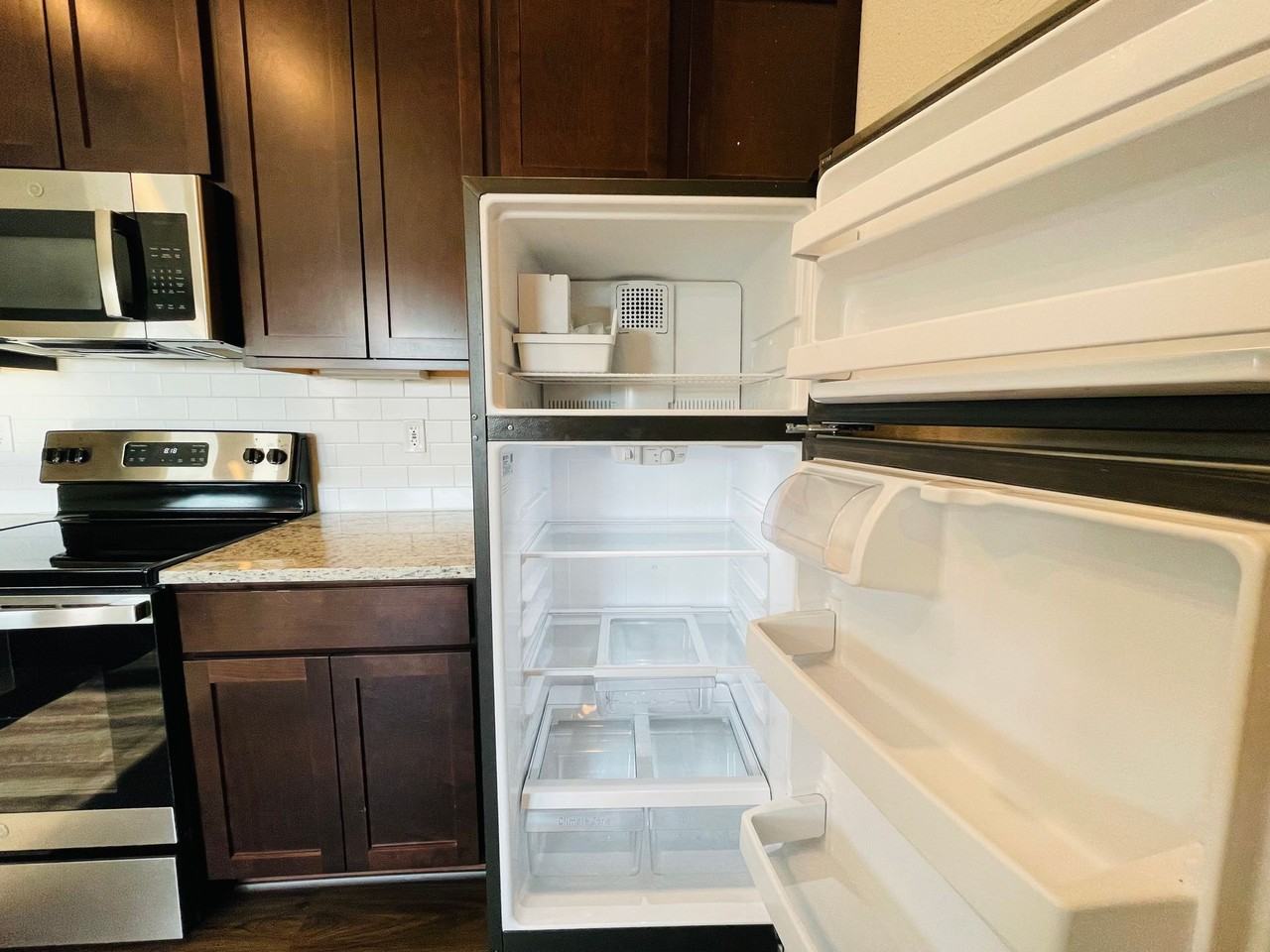 9229 Groff Lndg - Photo 7 of 43