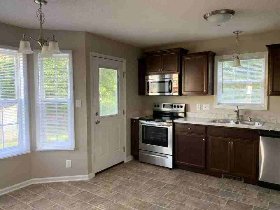 2837 Teakwood Dr - Photo 6 of 22