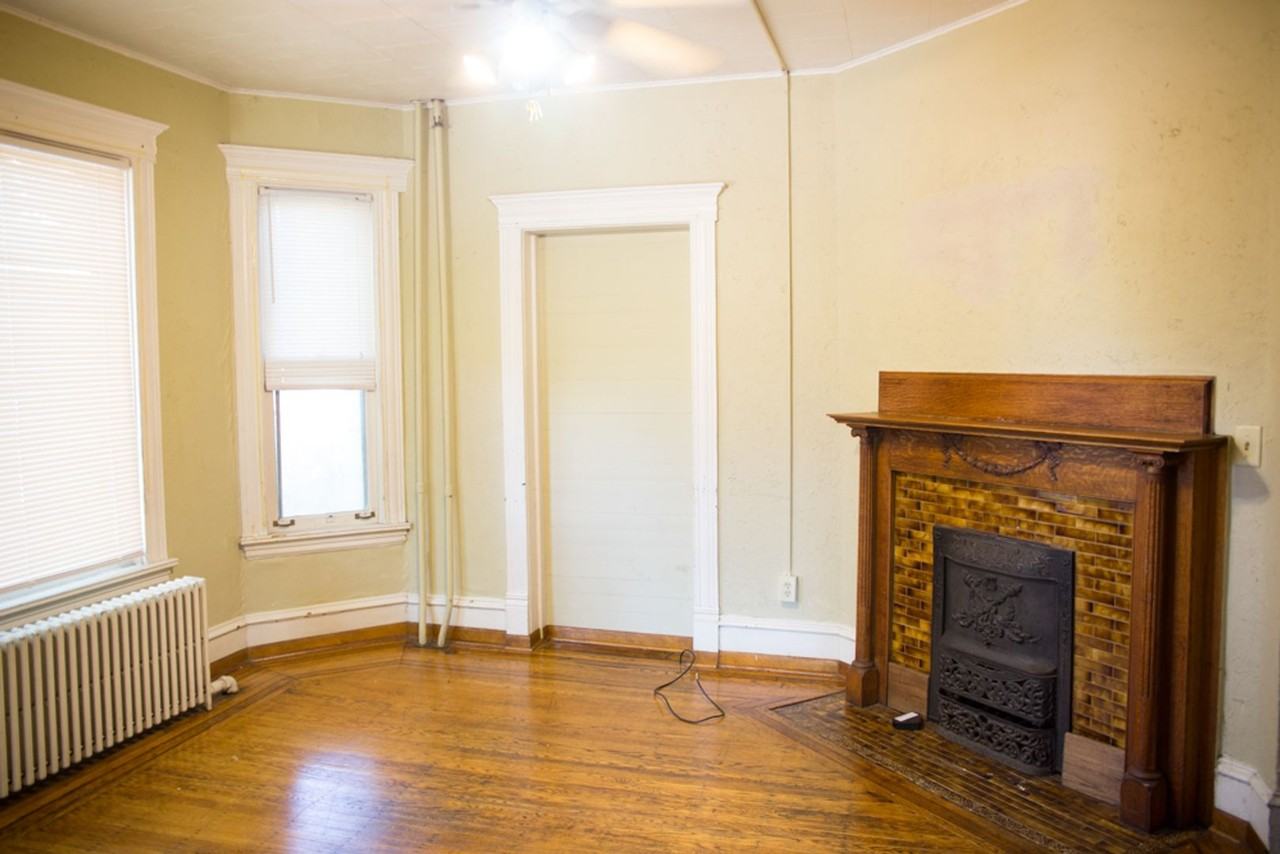 1811 Como Ave Se - Photo 3 of 15