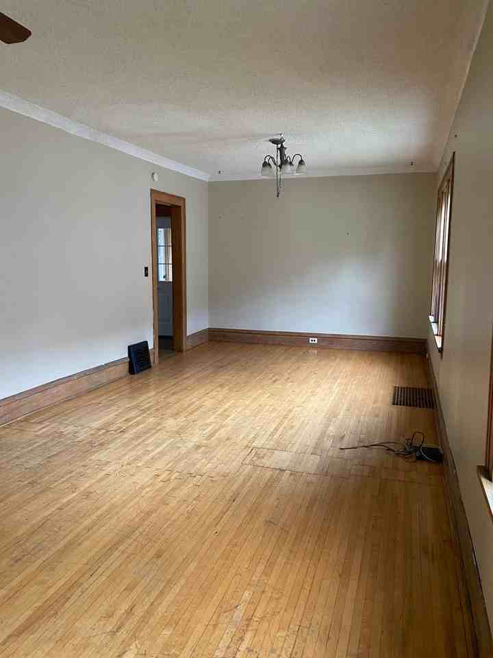 1108 23rd Ave Se - Photo 5 of 26