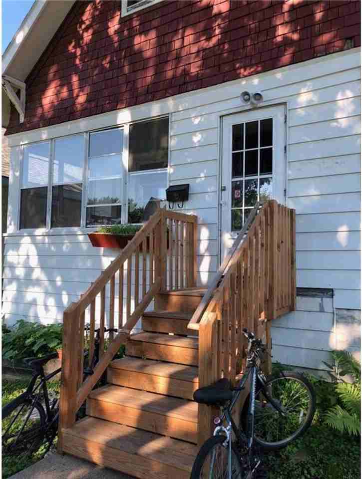 1099 17th Ave Se - Photo 2 of 10