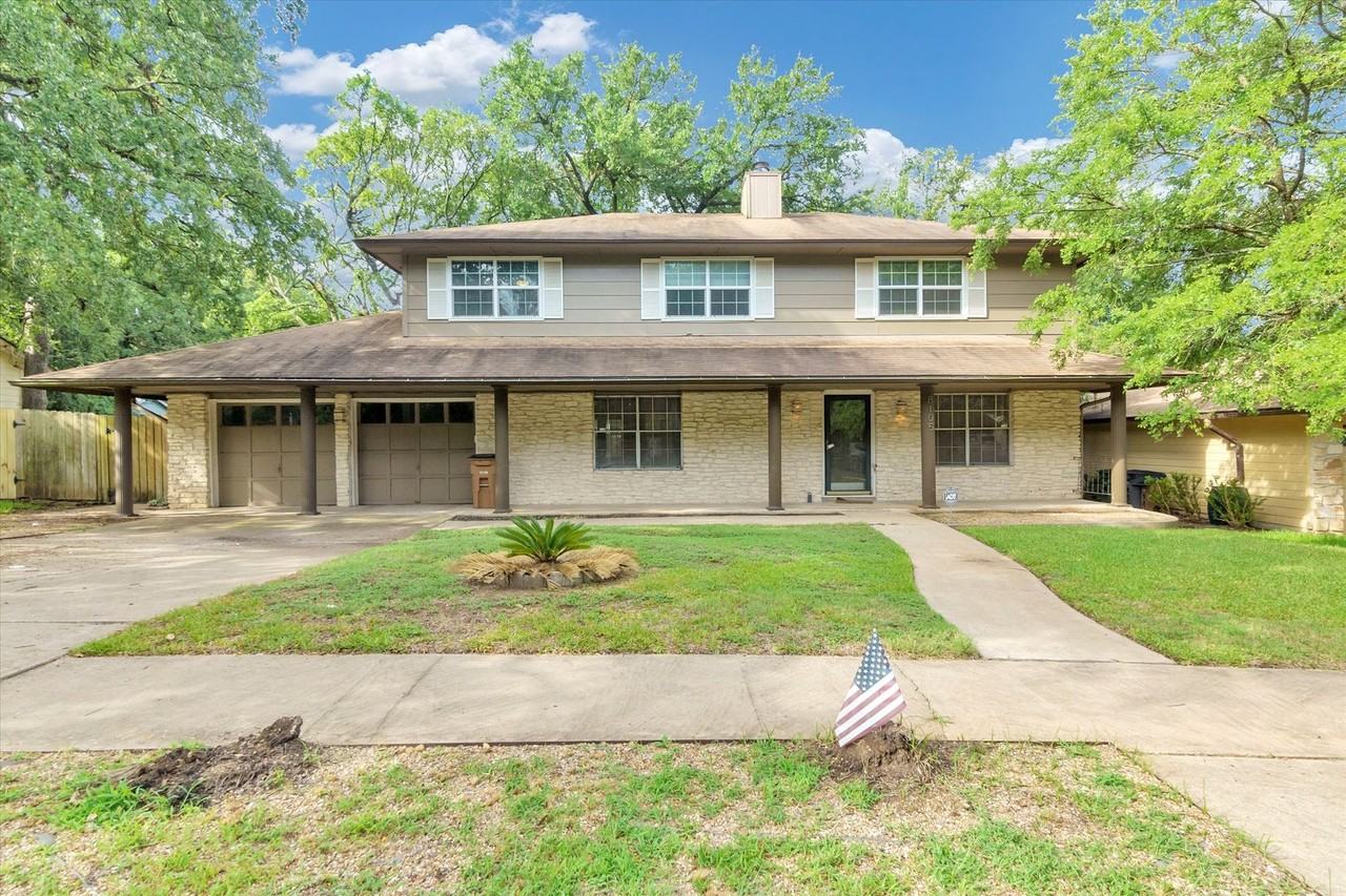 8105 Wexford Dr - Photo 2 of 23