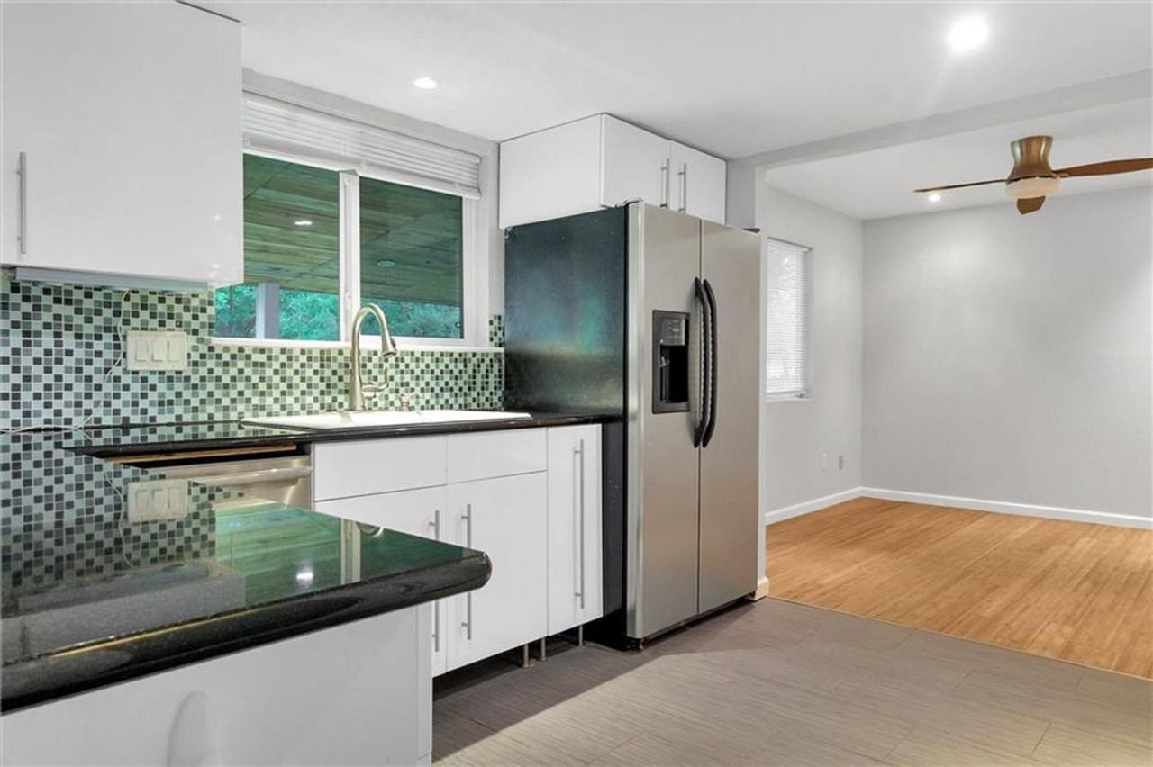 8105 Wexford Dr - Photo 6 of 23