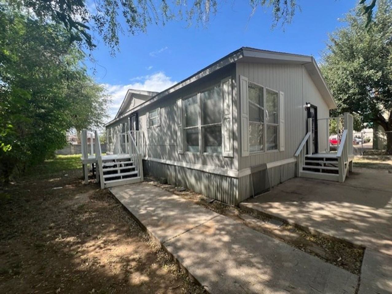 4920 Marcella Ave - Photo 2 of 18