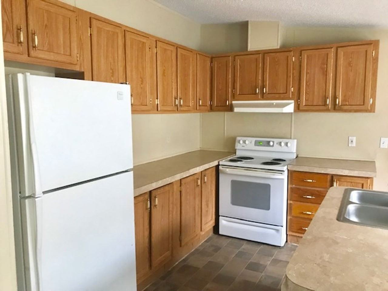 1347 Dartwood Ln - Photo 2 of 12