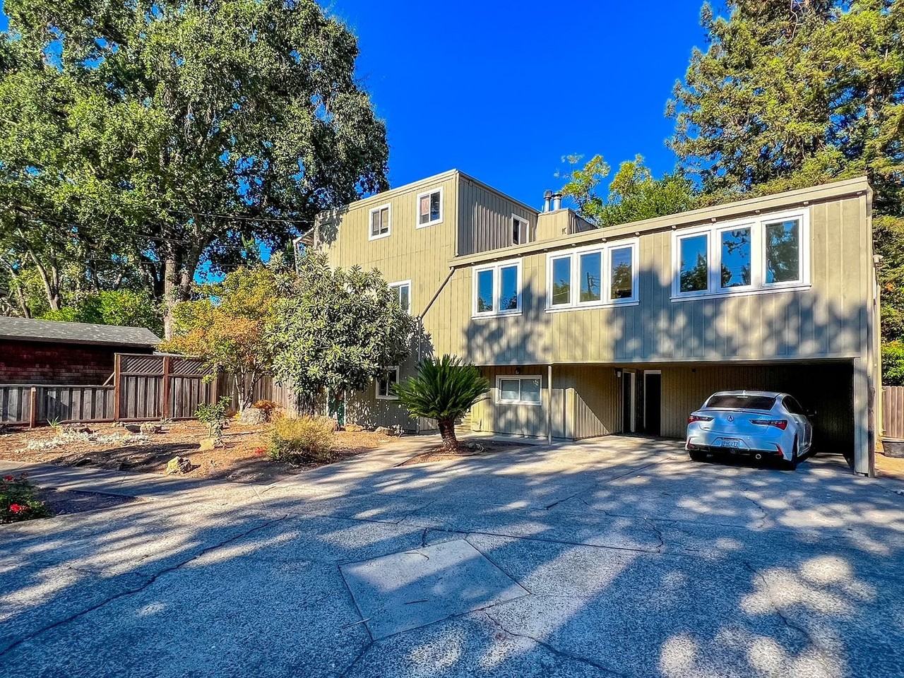 4th Street, 1411 - Photo 2 of 29