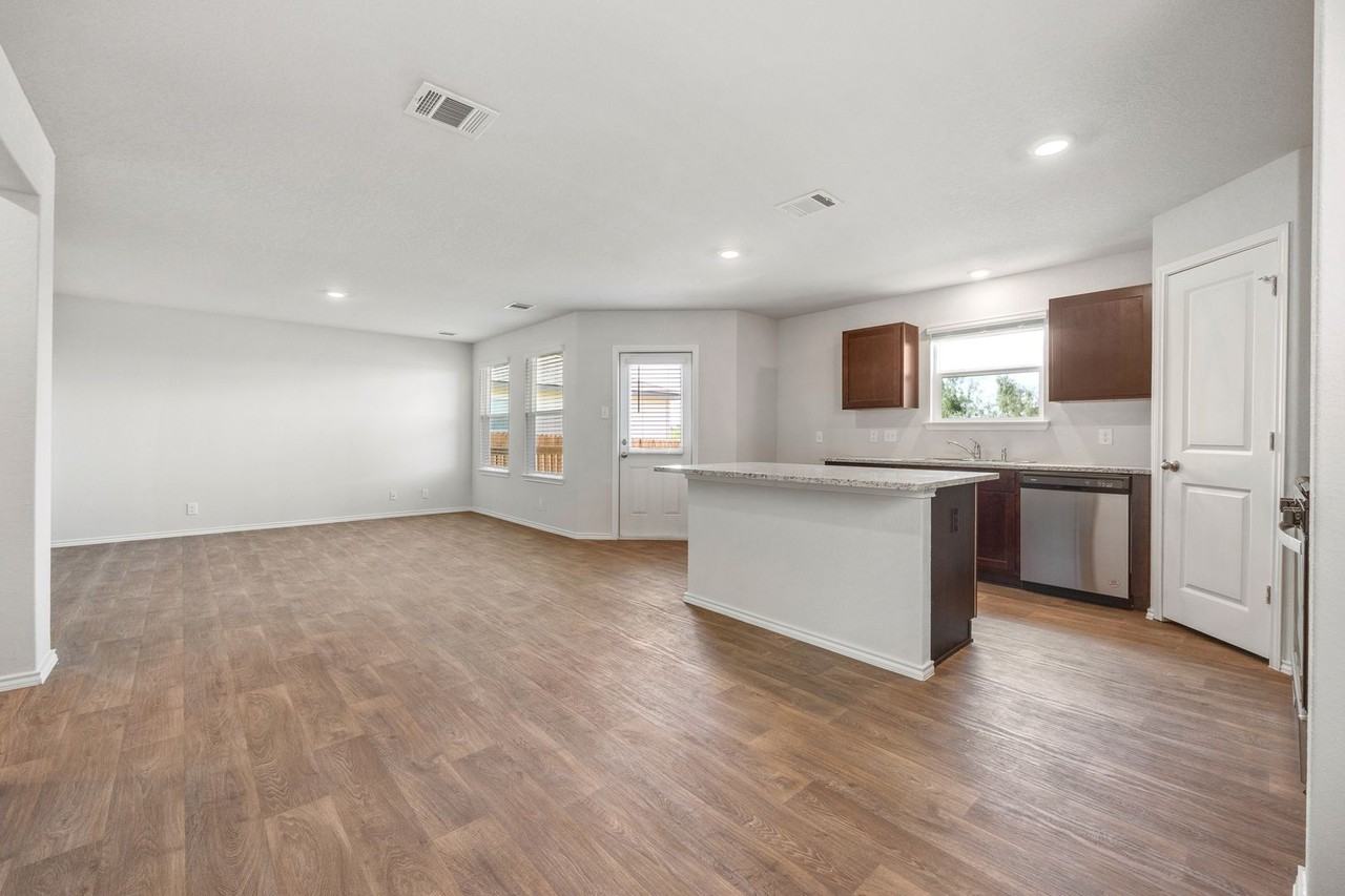 6623 Whisper Pond - Photo 7 of 18