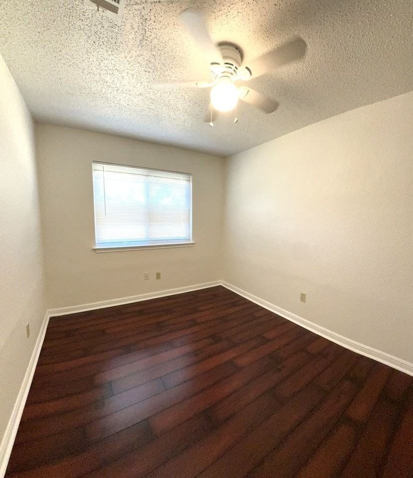 2118 Elder Pl - Photo 2 of 11