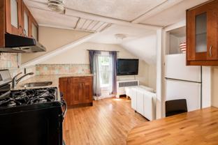 404-406 Pleasant St - Photo 1 of 1