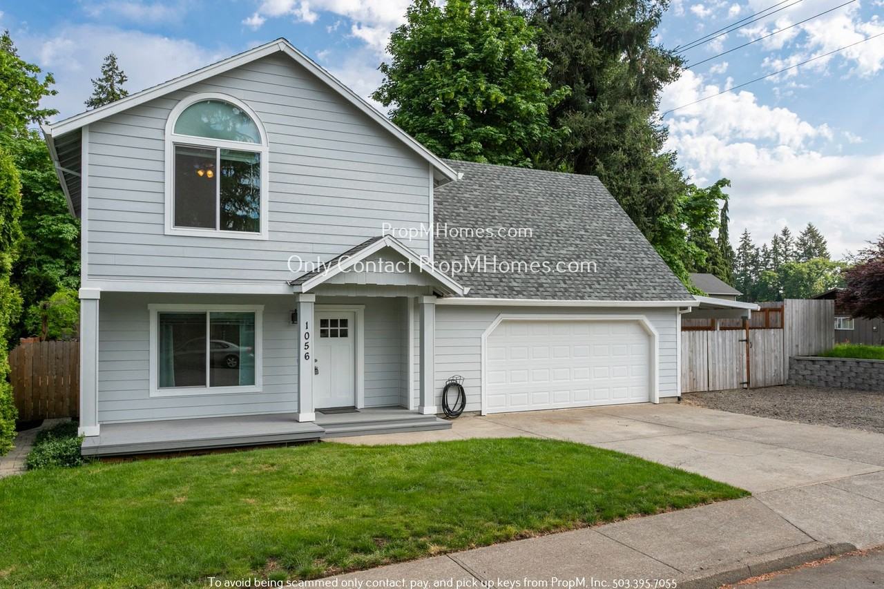 1056 Northeast 8th Place - Photo 2 of 29