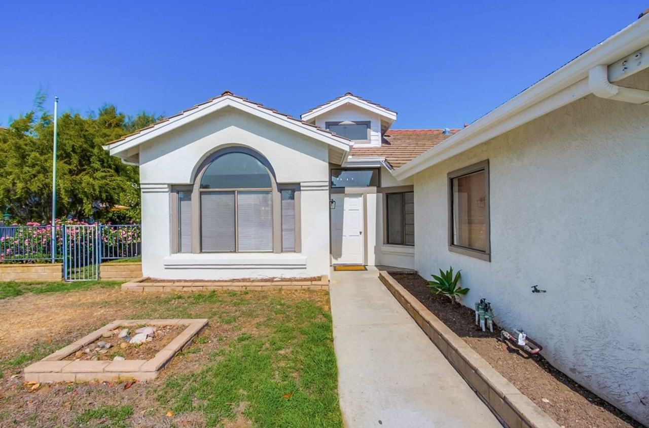 1780 Pinehurst Ave - Photo 2 of 46