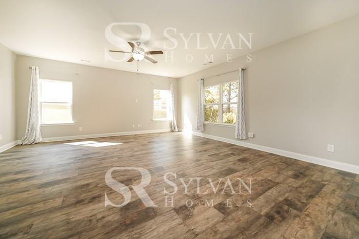 453 Lake Ridge Ln - Photo 3 of 16