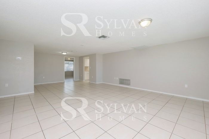 9424 Lido Ln - Photo 3 of 15