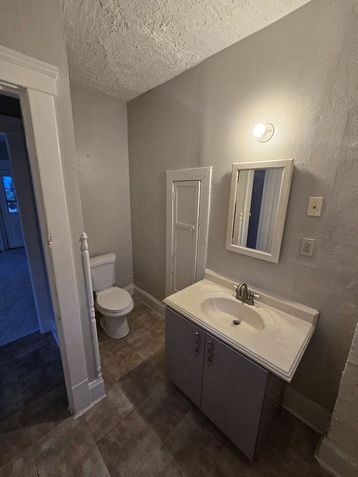 325 11th St #NA - Photo 2 of 20