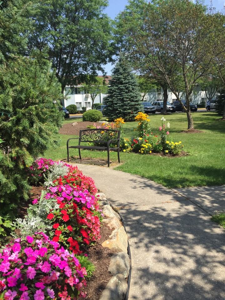 111 Woodland Dr #10 - Photo 2 of 14