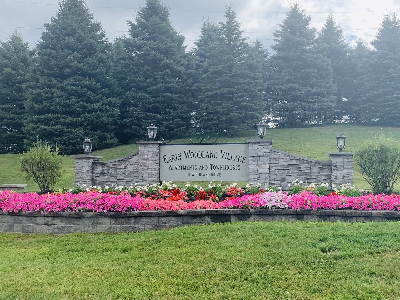 111 Woodland Dr #10 - Photo 3 of 14