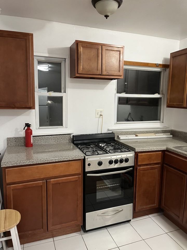 16706 144th Ave #2FL - Photo 3 of 12