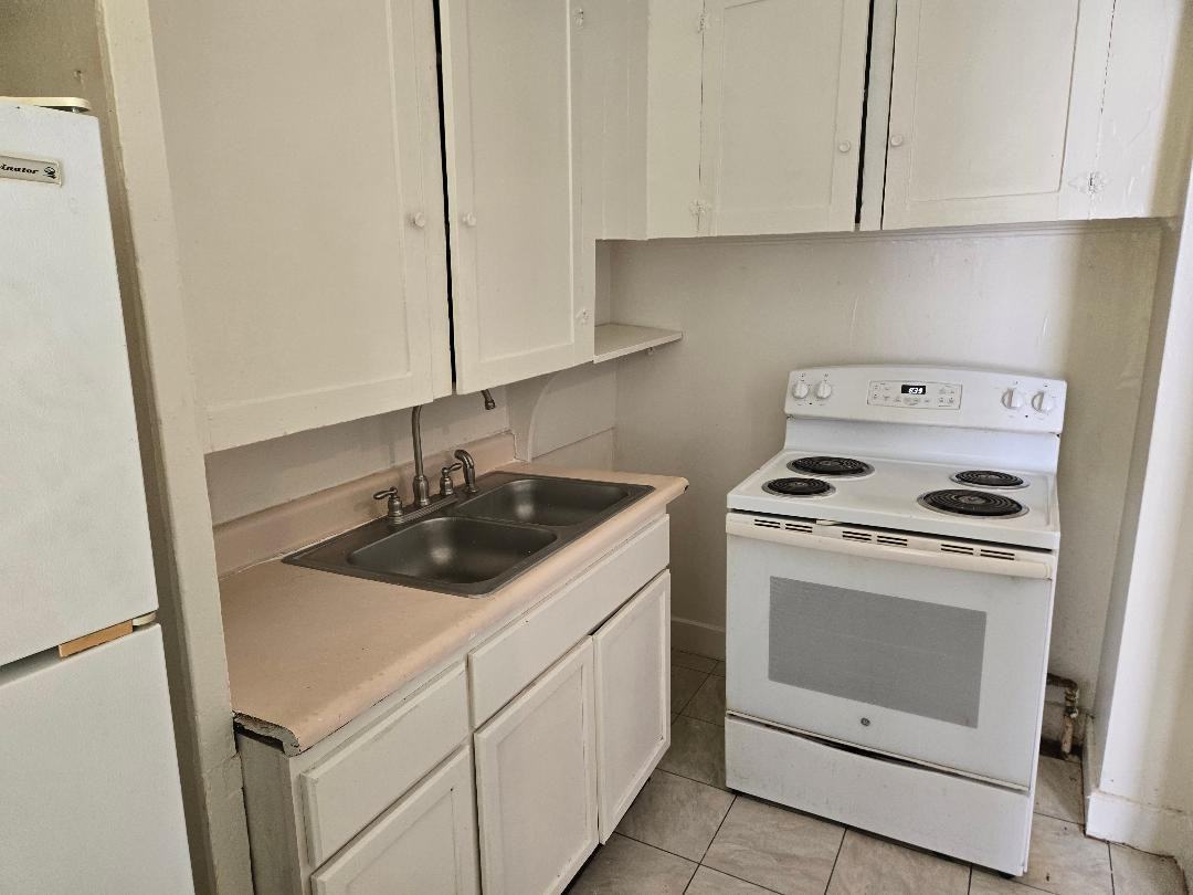 633 Forest Ave #0 - Photo 3 of 6