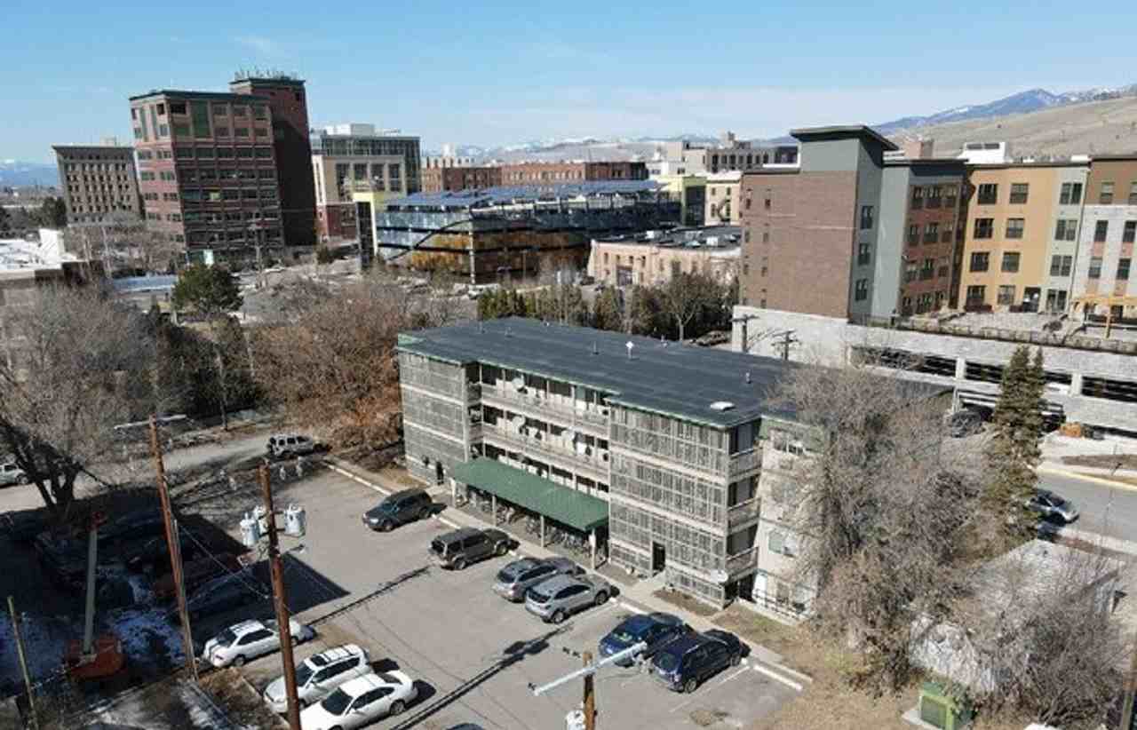Kiwanis Park Apartments - Photo 2 of 8