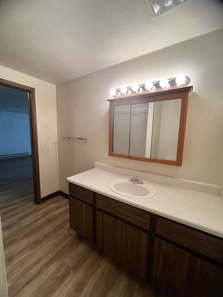 Kiwanis Park Apartments - Photo 6 of 8