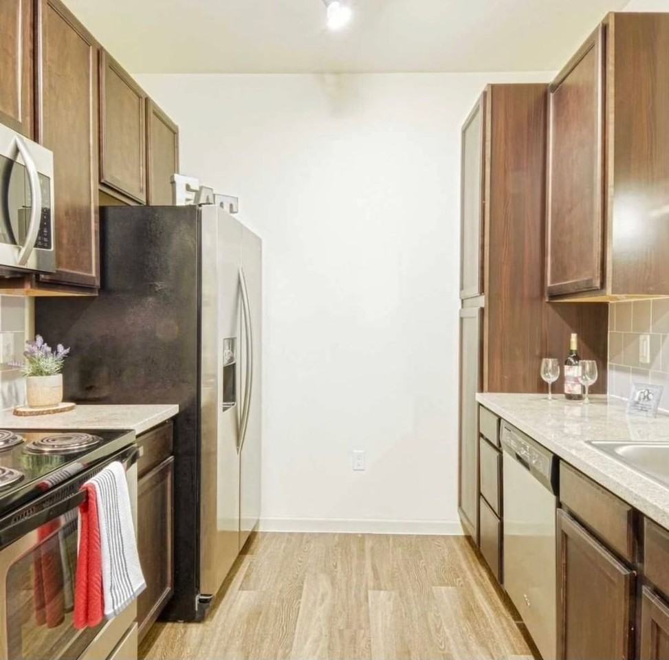 Sorrento Apartments - Photo 3 of 26