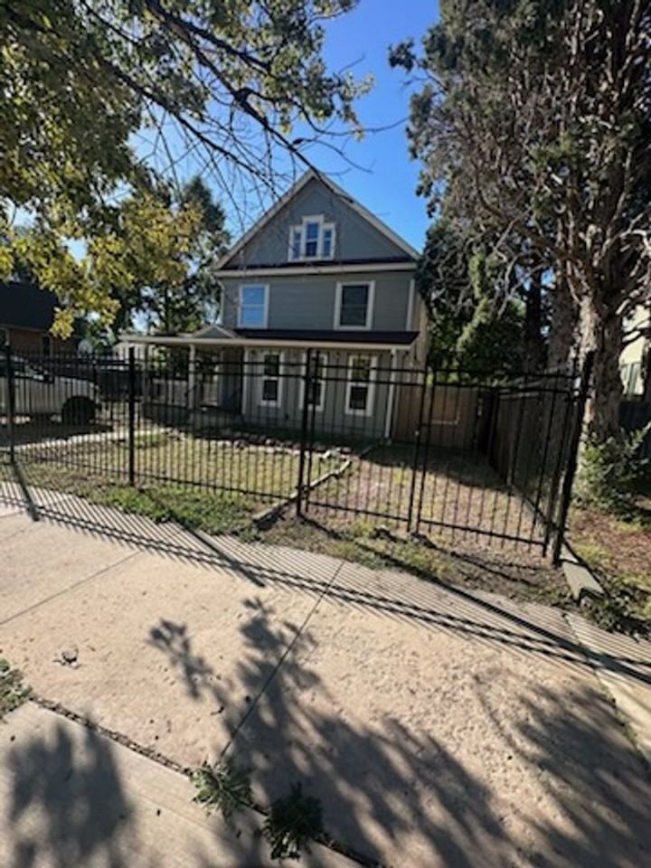 411 W Bijou St - Photo 4 of 27