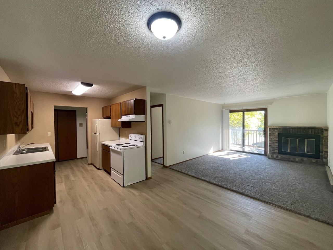 Car-ly II Apartments - Photo 7 of 11