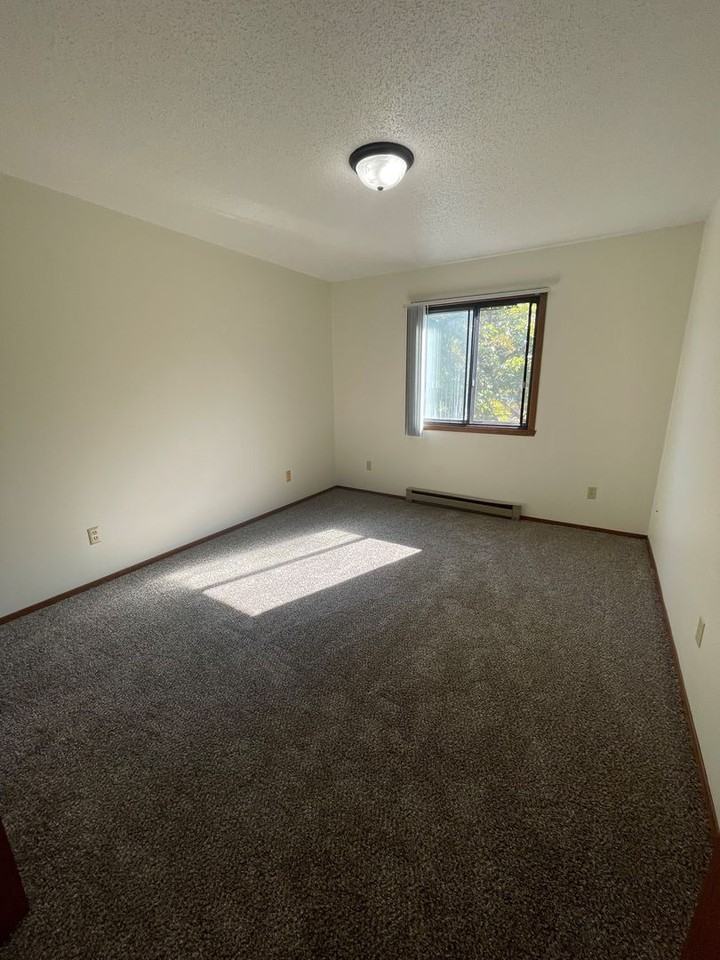 Car-ly II Apartments - Photo 6 of 7