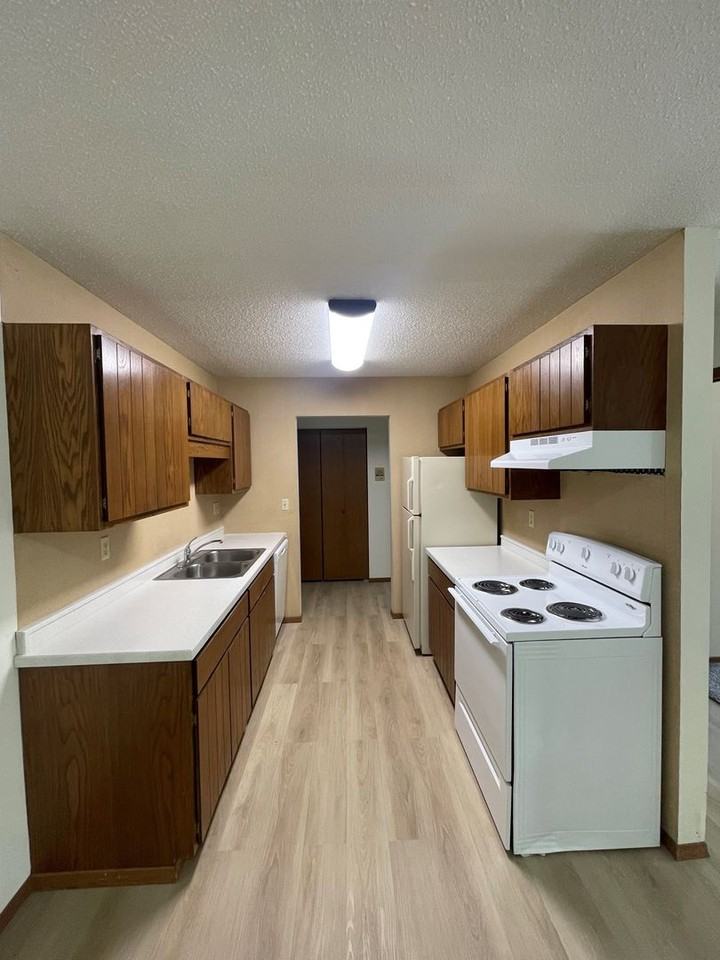 Car-ly II Apartments - Photo 7 of 7