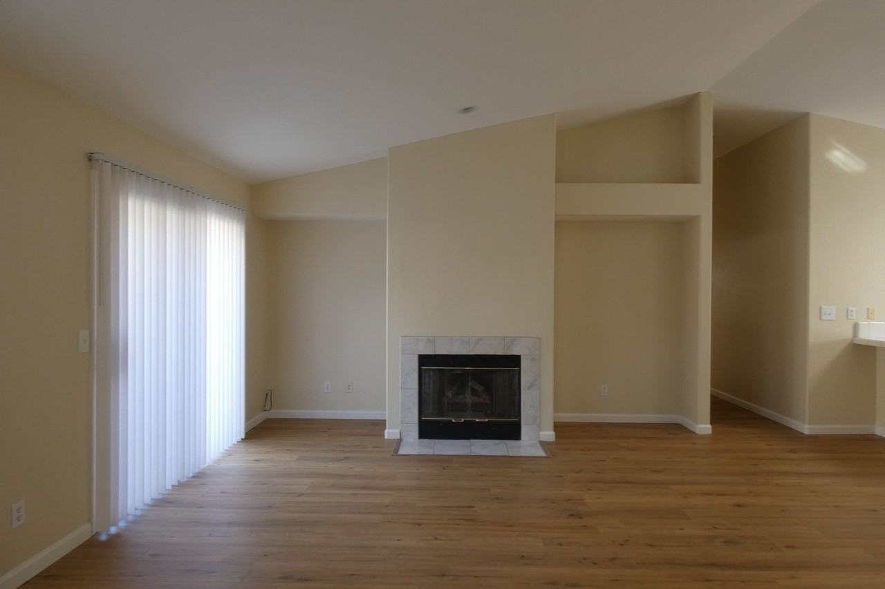 125 Varner Ct - Photo 2 of 8