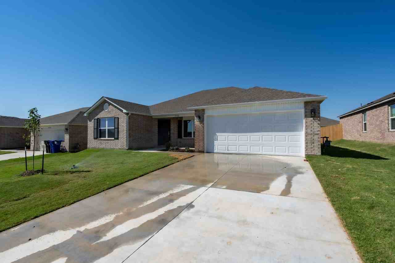 2922 S 13th Ct - Photo 2 of 21