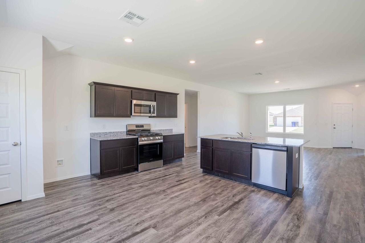 2922 S 13th Ct - Photo 5 of 21