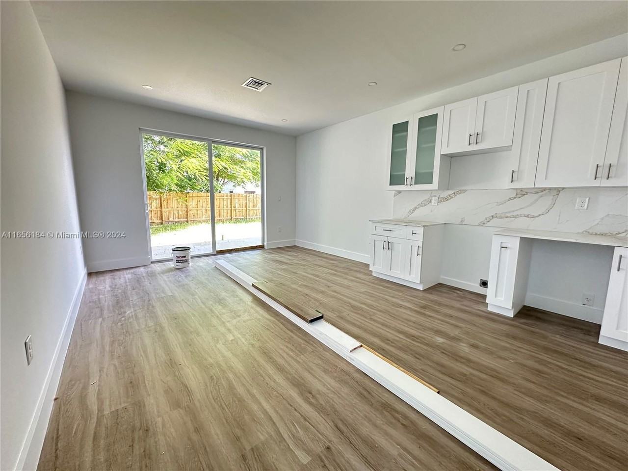 2933 Nw 57th St #2933 - Photo 2 of 8