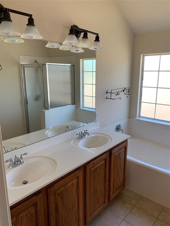 3713 Turetella Dr - Photo 3 of 8