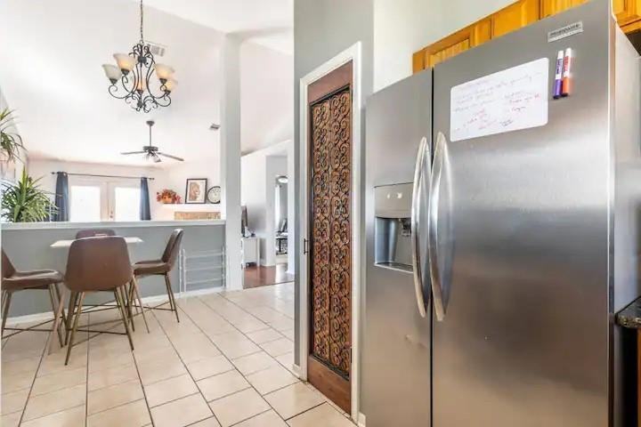 1325 E Logan St - Photo 3 of 8