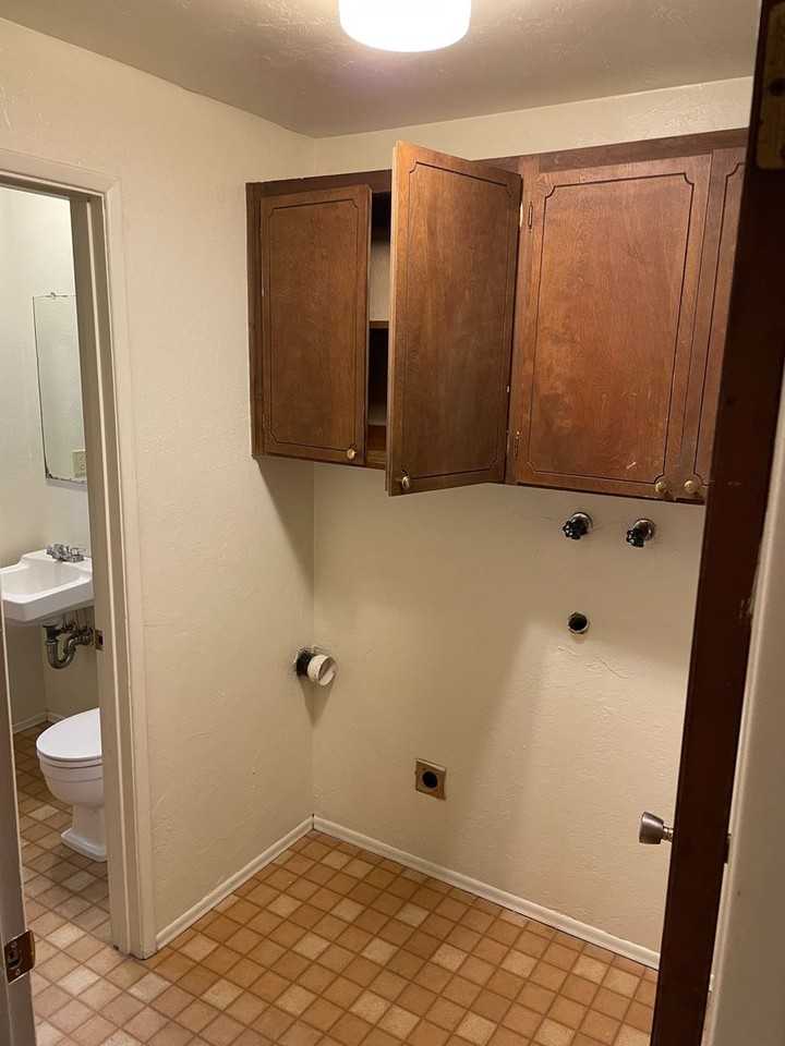 Villa Chateau Apartments - Photo 5 of 20