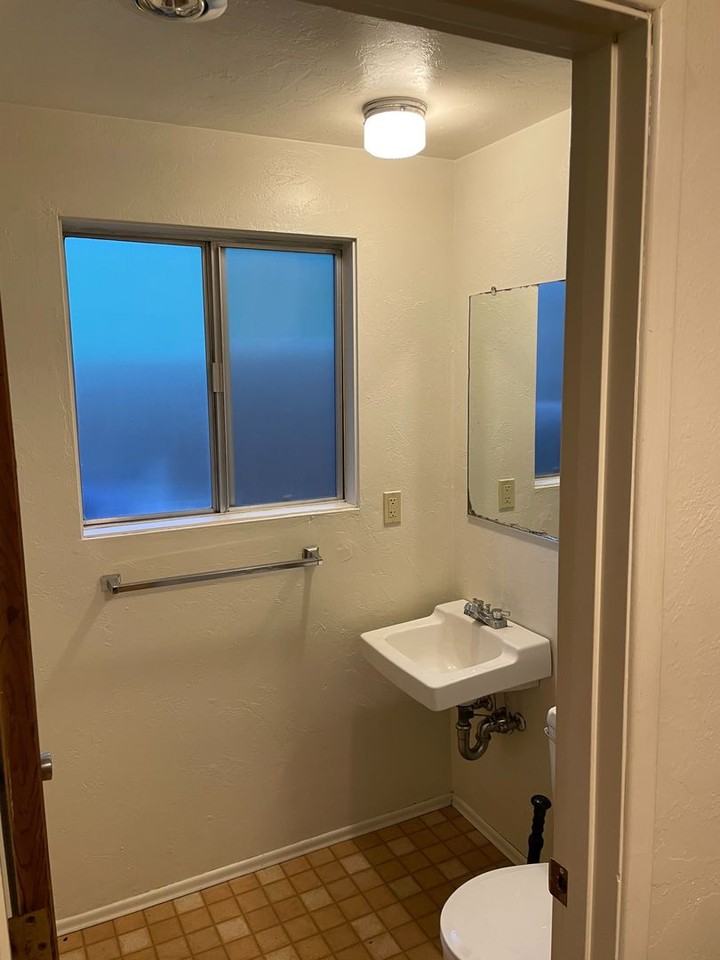 Villa Chateau Apartments - Photo 6 of 20