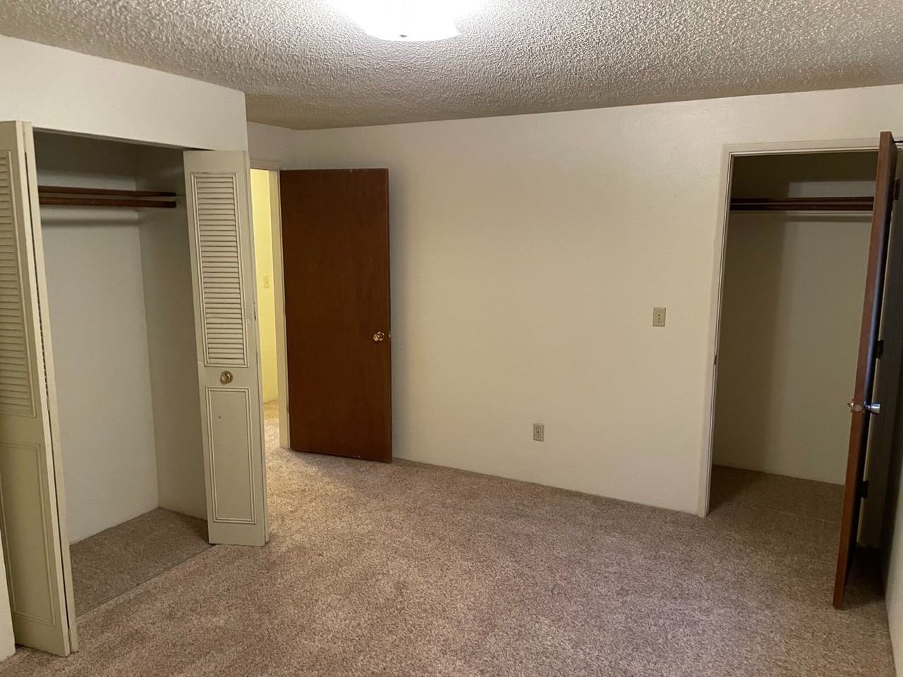 Villa Chateau Apartments - Photo 7 of 20