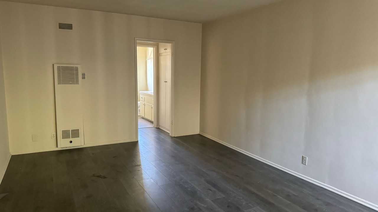 1680 North Wilton Place - Photo 2 of 23