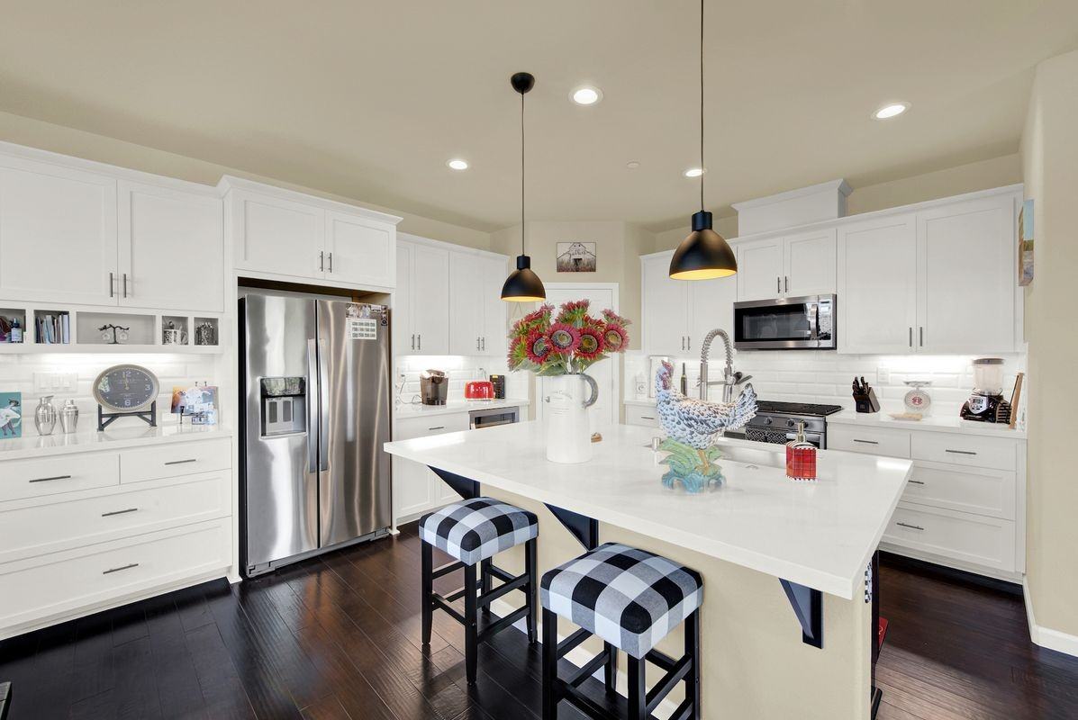 1103 Chapman St - Photo 2 of 18