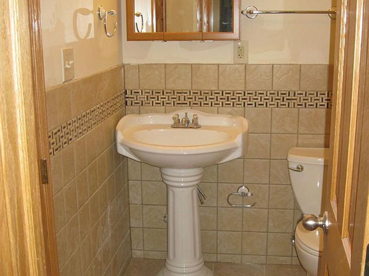 2701 Delaware St SE - Photo 2 of 25